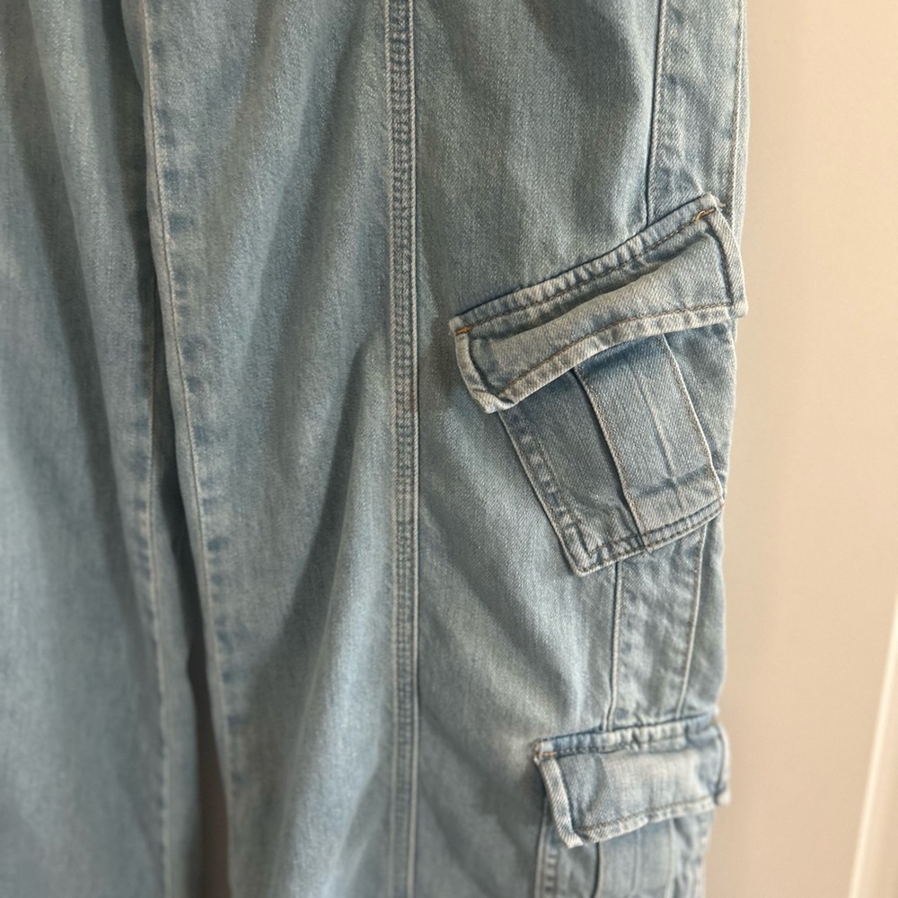 BDG Urban Outfitters Y2K Cargo Jeans Bleached Denim Wide Leg Size 28 - Picture 6 of 10